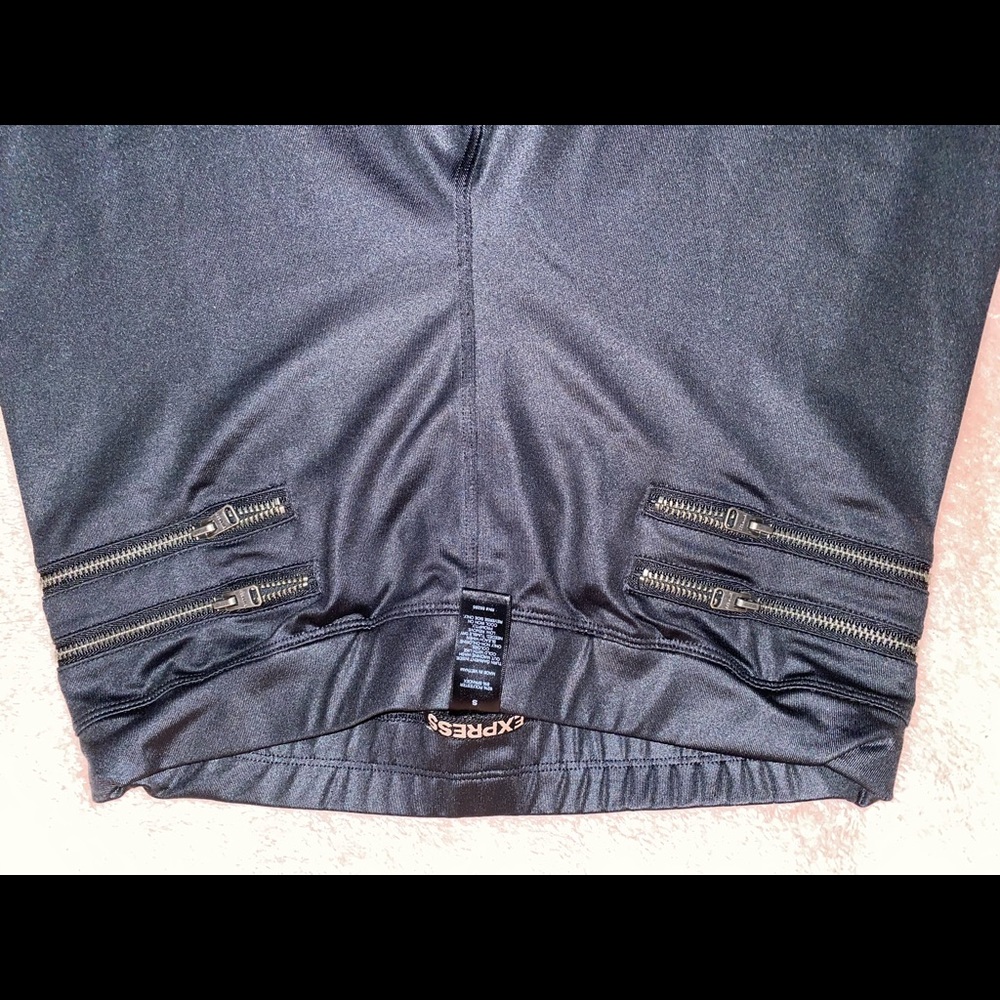 Express pants/leggings.
